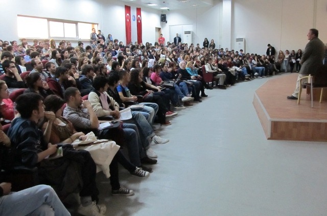YADYO’da “Amerika’da Öğrenci Olmak” Konulu Seminer Gerçekleşti
