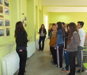 ÇSATT Bayramiç Atatürk Anadolu Lisesi’nde Fotoğraf Sergisi Açtı