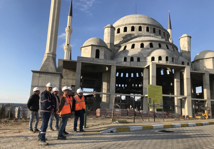 Rektör Prof. Dr. Acer, 18 Mart İÇDAŞ Ulu Camii İnşaatında İncelemelerde Bulundu