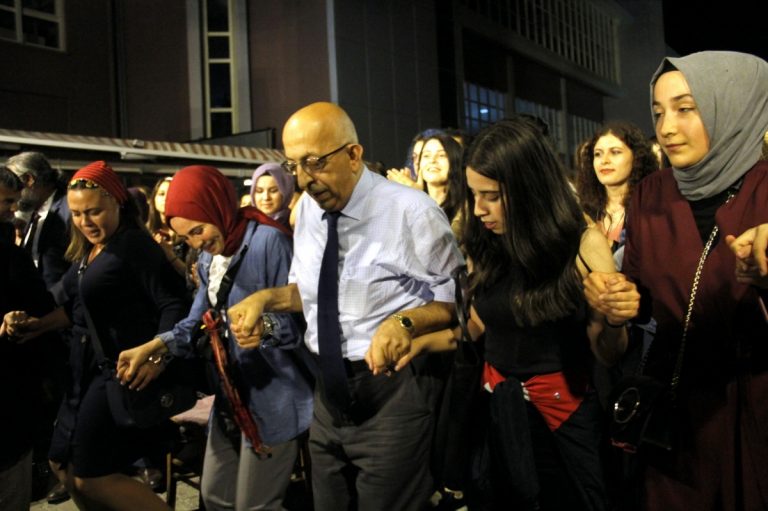 Koliva Grubu ÇOMÜ’lü Öğrenciler İle Buluştu