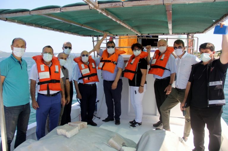 Türkiye’de İlk: Yetiştirilen Istakoz Yavruları Denize Bırakıldı